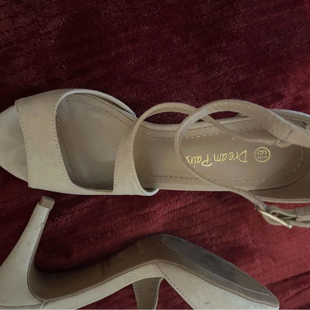 Dream Pairs Women's Tan Heels- Hardly Used still in good condition.